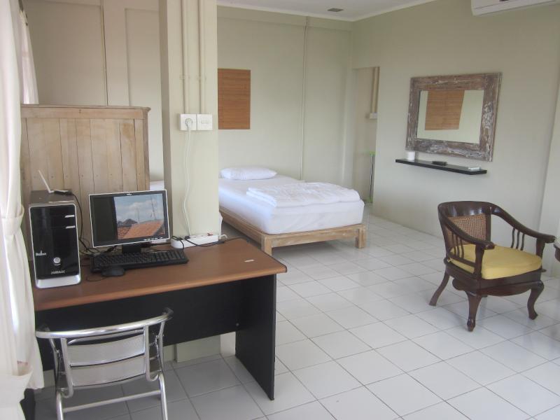 Urbanview Hotel Wayan Mansion Dempasar Exterior foto