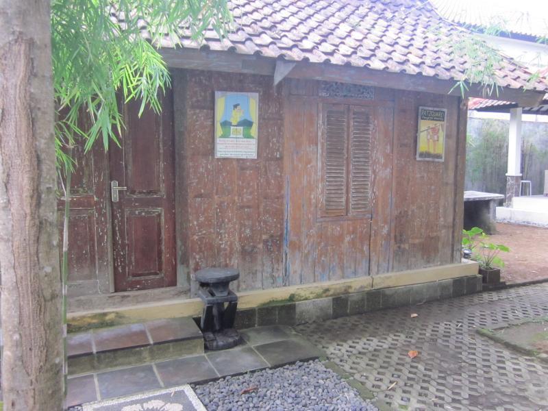Urbanview Hotel Wayan Mansion Dempasar Exterior foto
