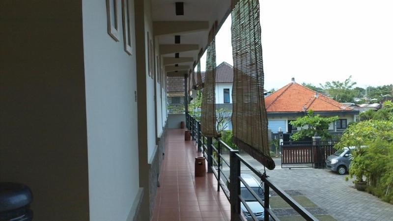 Urbanview Hotel Wayan Mansion Dempasar Exterior foto